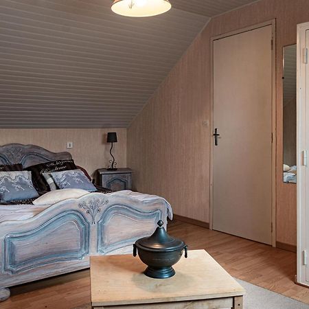 Chambres D Hotes Les Papillons Évron Exterior foto