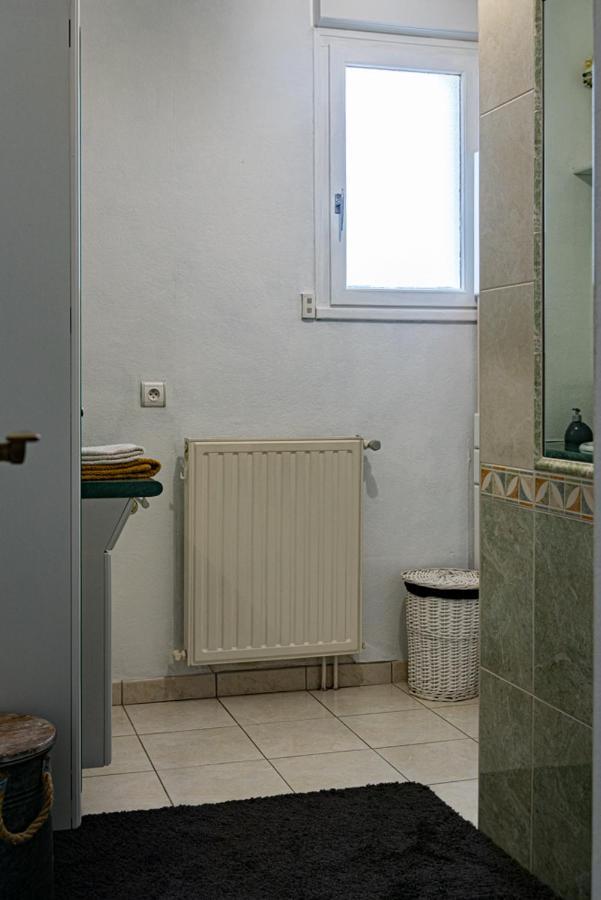Chambres D Hotes Les Papillons Évron Exterior foto